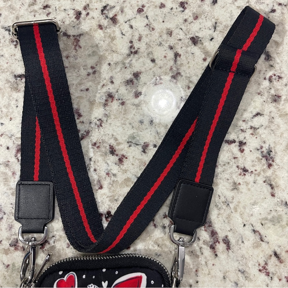 NWOT Brighton Hearts A Flutter Utility Bag Black Red Heart Pattern Crossbody New - Picture 5 of 11